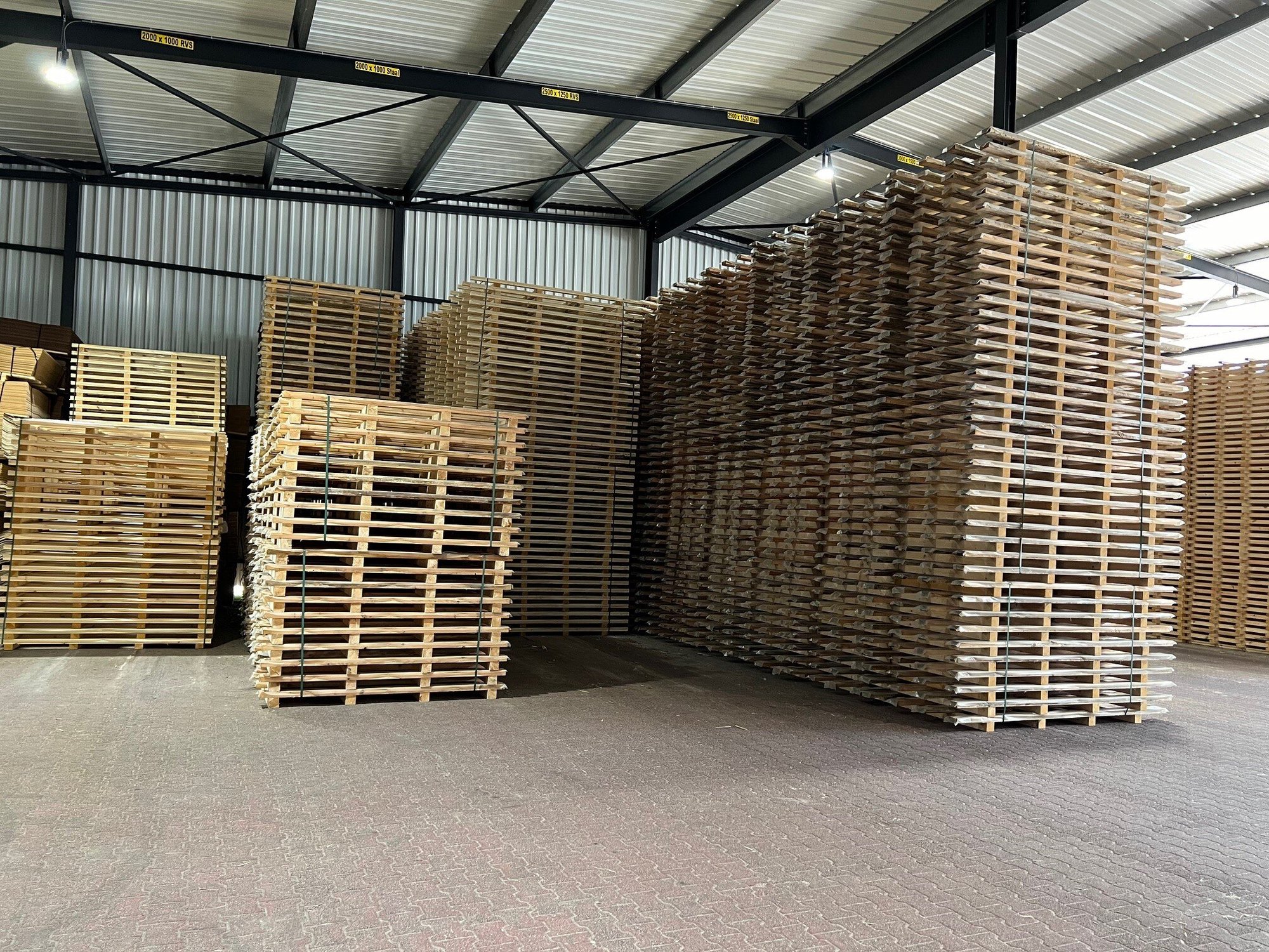 Pallets-opslag-02 Pallets-opslag-02